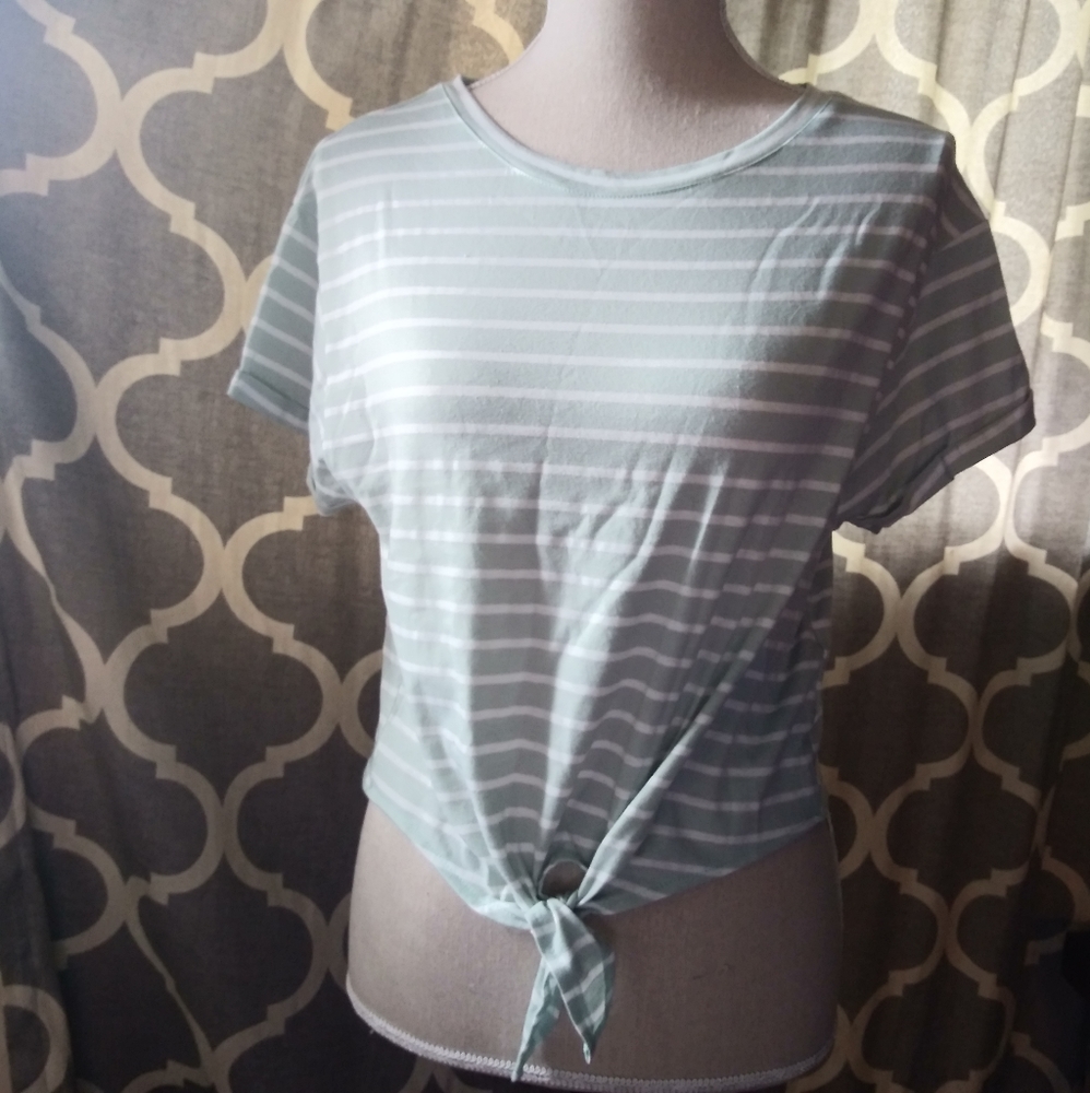 SHEIN Tie Front Crop Top [NWOT]